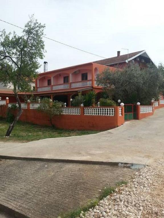 Guest House Bocac Sali Exterior foto